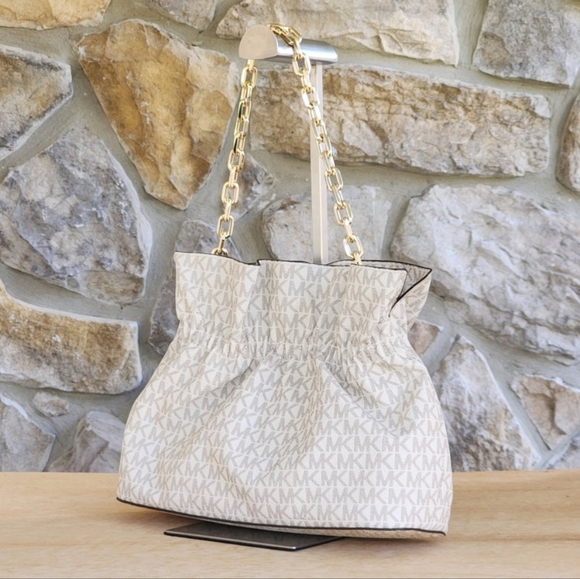 Michael Kors Ruched Logo LG Crossbody - Picture 3 of 10